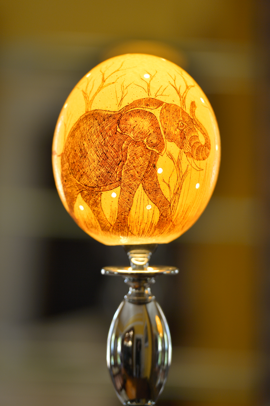 HAND PAINTED & CARVED OSTRICH EGG LIGHT - Image 2