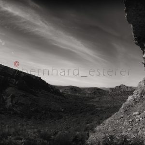 AKATA / RED STONE HILLS